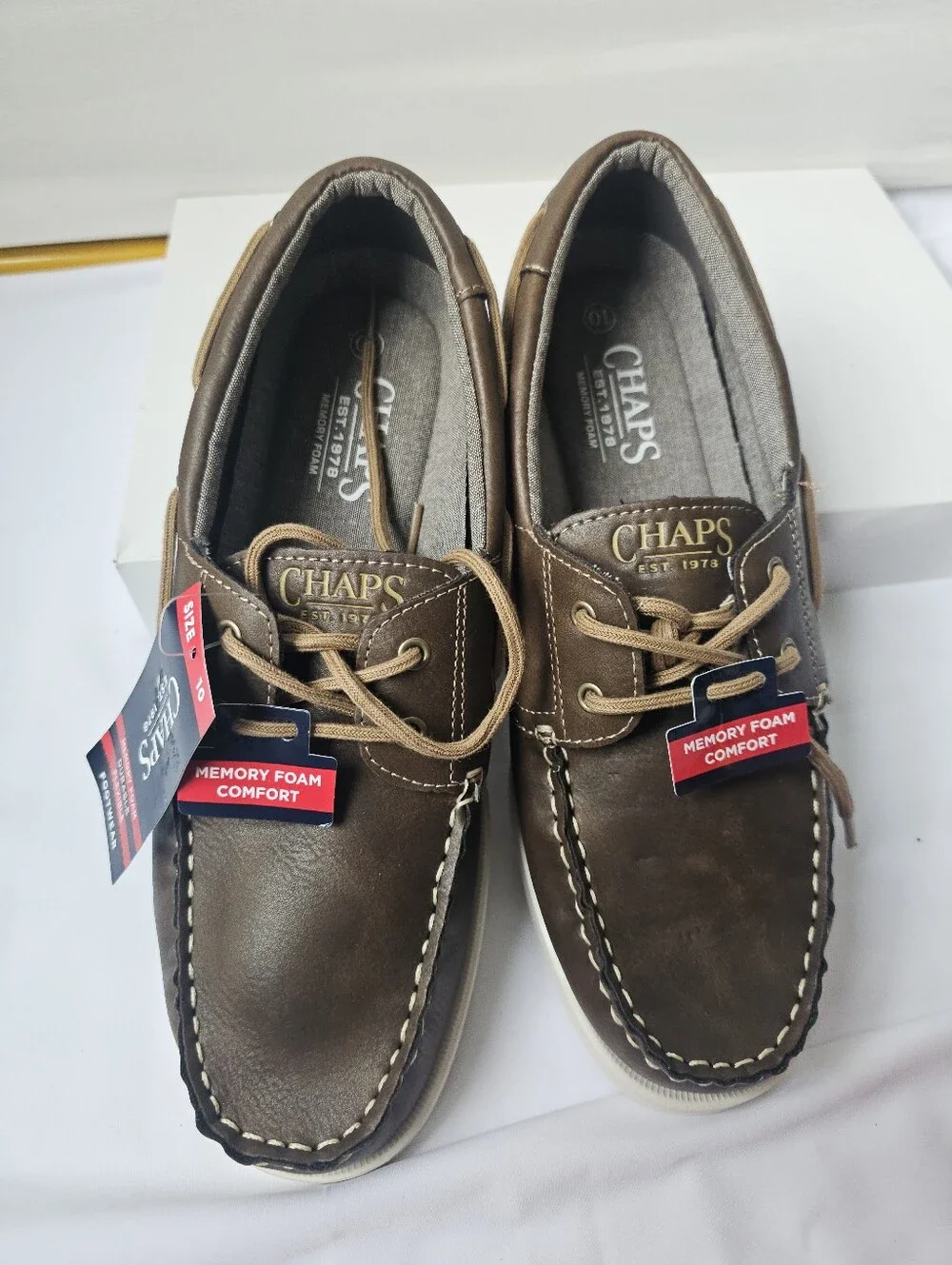 Chaps Benny Men’s Brown Boat Shoes Size 10 NWT Memory Foam)